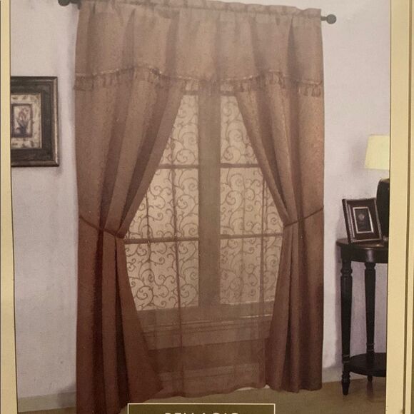 Luxurious Bellagio Curtains with Intricate Design all on One Rod NWT - Picture 1 of 8